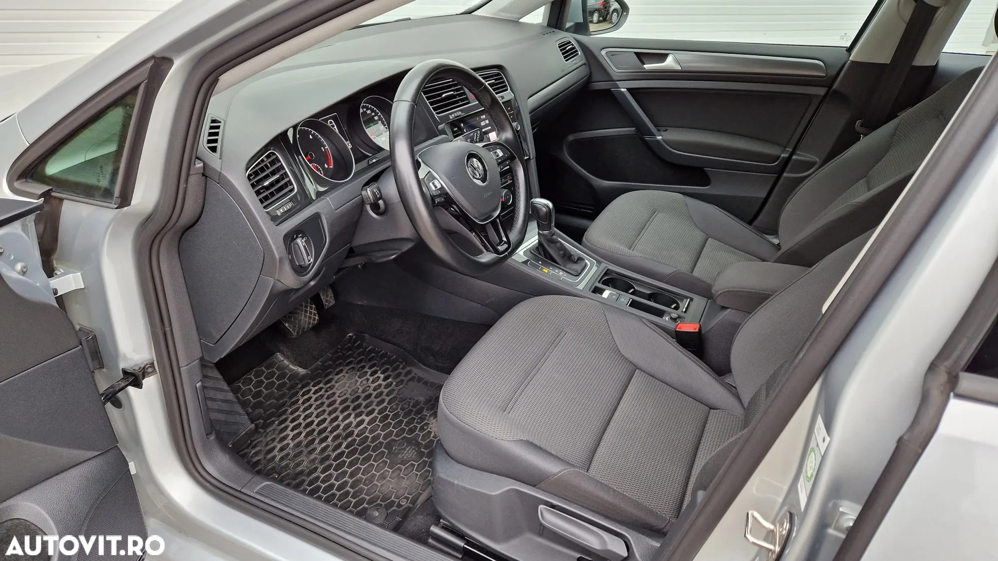 Volkswagen Golf 1.6 TDI DSG Comfortline - 16