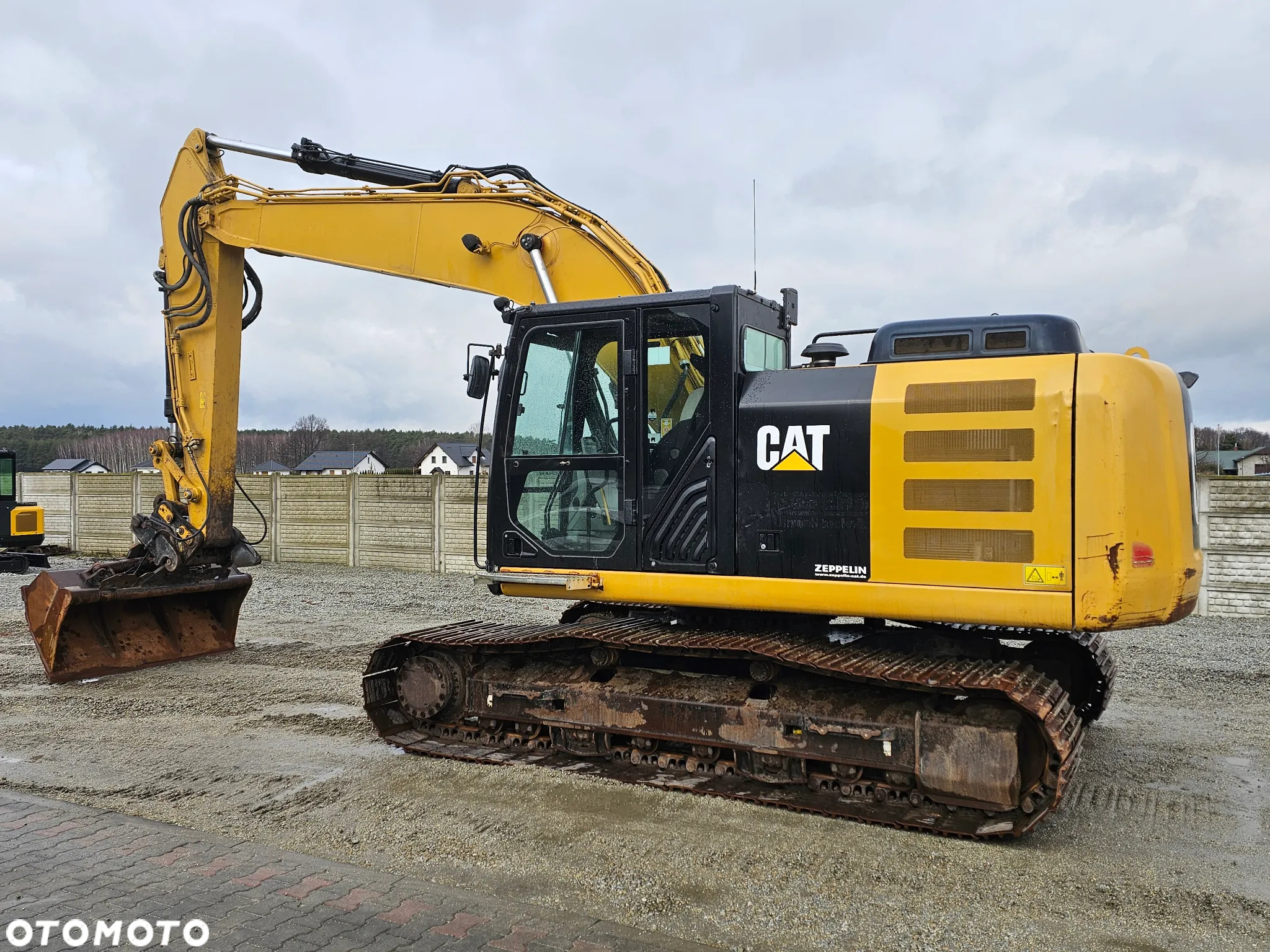 Caterpillar 320 FL, 2017 ROK, 8500 MTH - 3