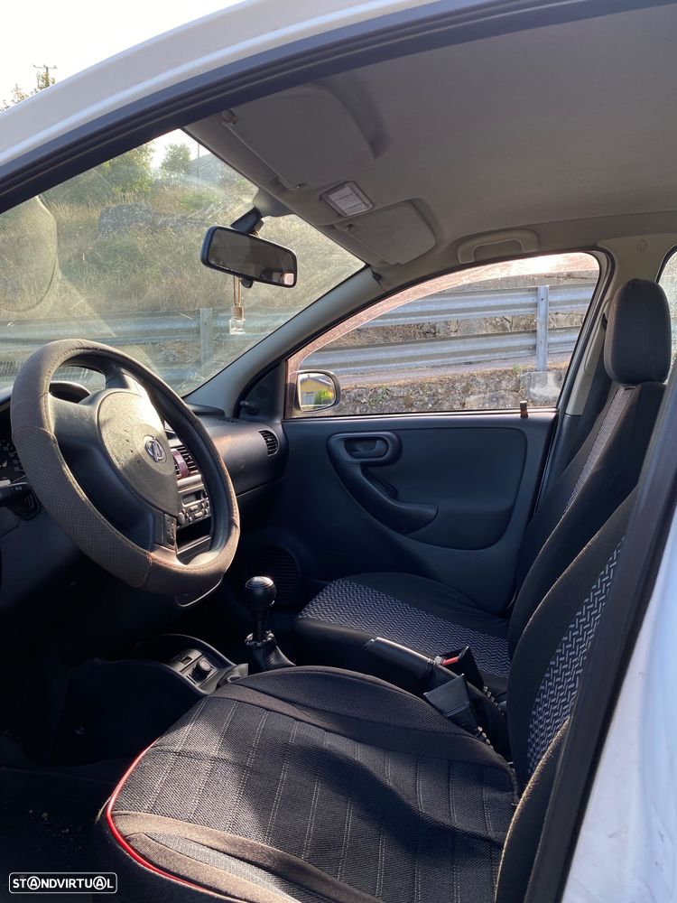 Opel Corsa 1.7 DTi 16V - 8