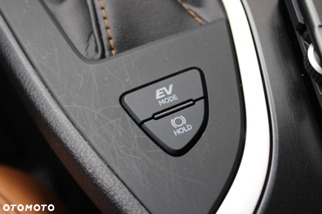 Lexus UX - 32