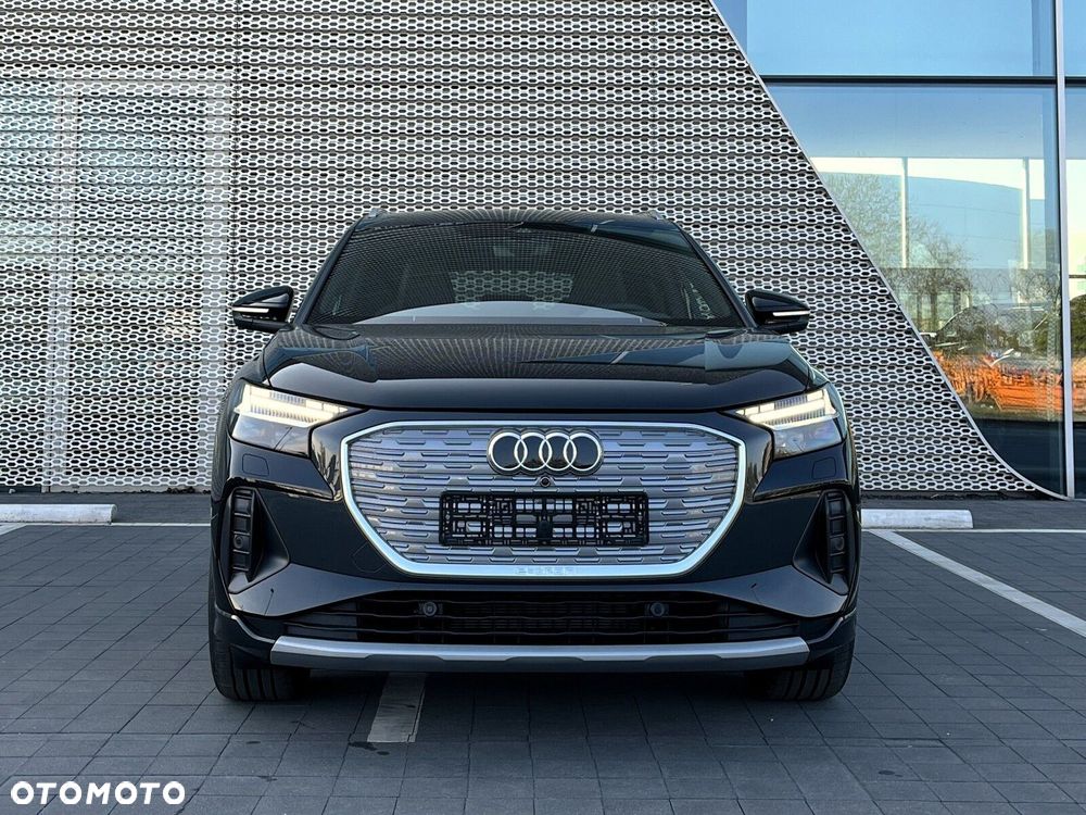Audi Q4 e-tron - 8