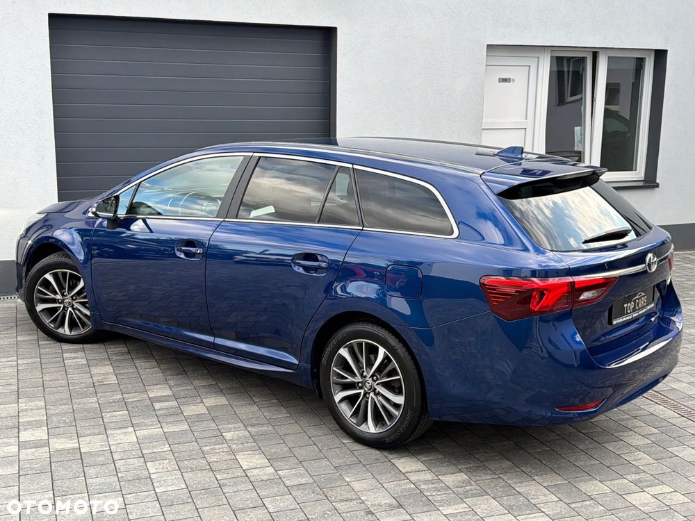 Toyota Avensis 1.8 Premium MS - 19