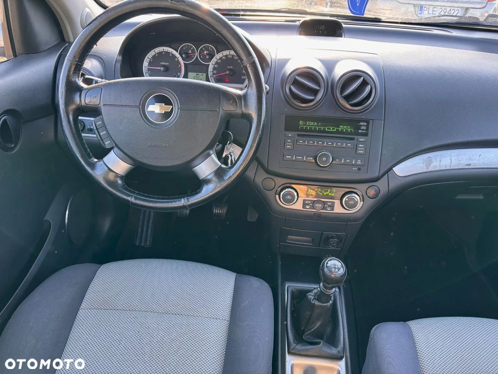 Chevrolet Aveo 1.4 LT - 24