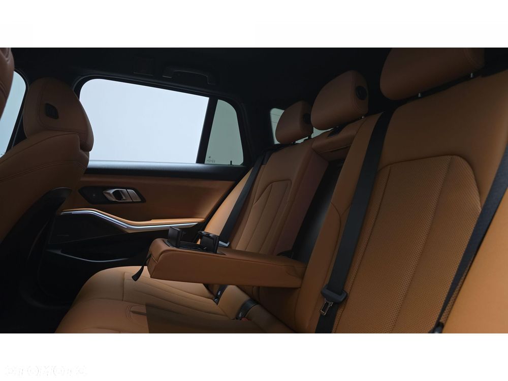 BMW Seria 3 320d xDrive M Sport - 23