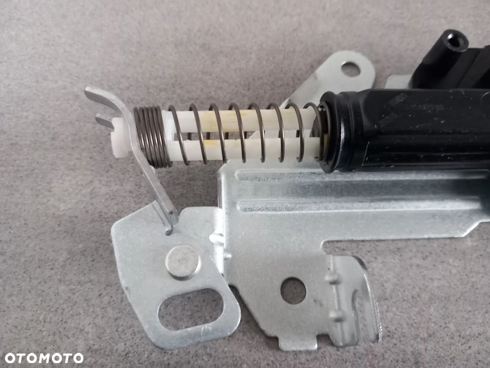 Siłownik zamka klapy tylnej bagażnika Ford Fiesta 2001-2008/Fusion 2001-2012 1481081 - 3