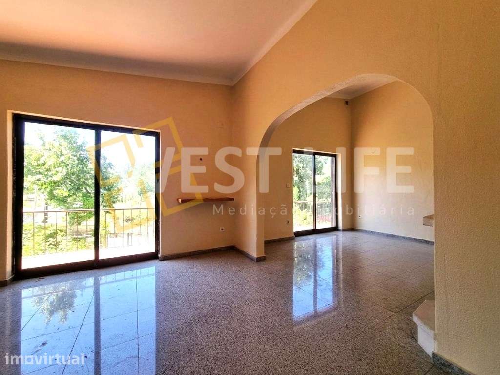 Moradia T2+2 Suítes Independentes e Terreno com Potencial Construti... - Grande imagem: 4/25