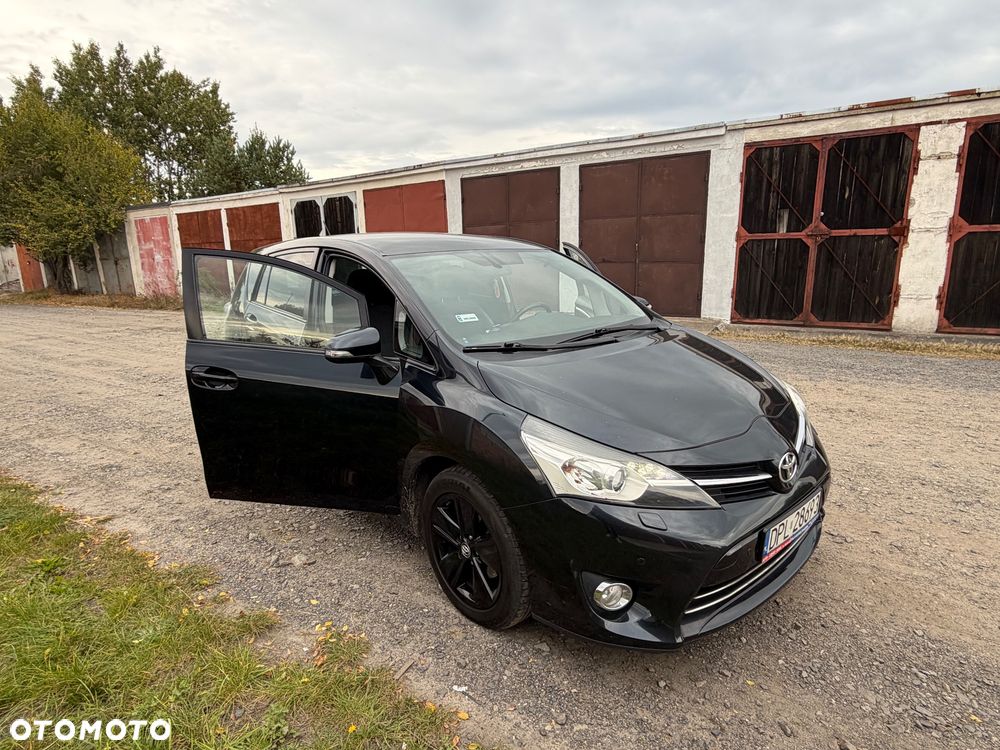 Toyota Verso 2014 photo 2