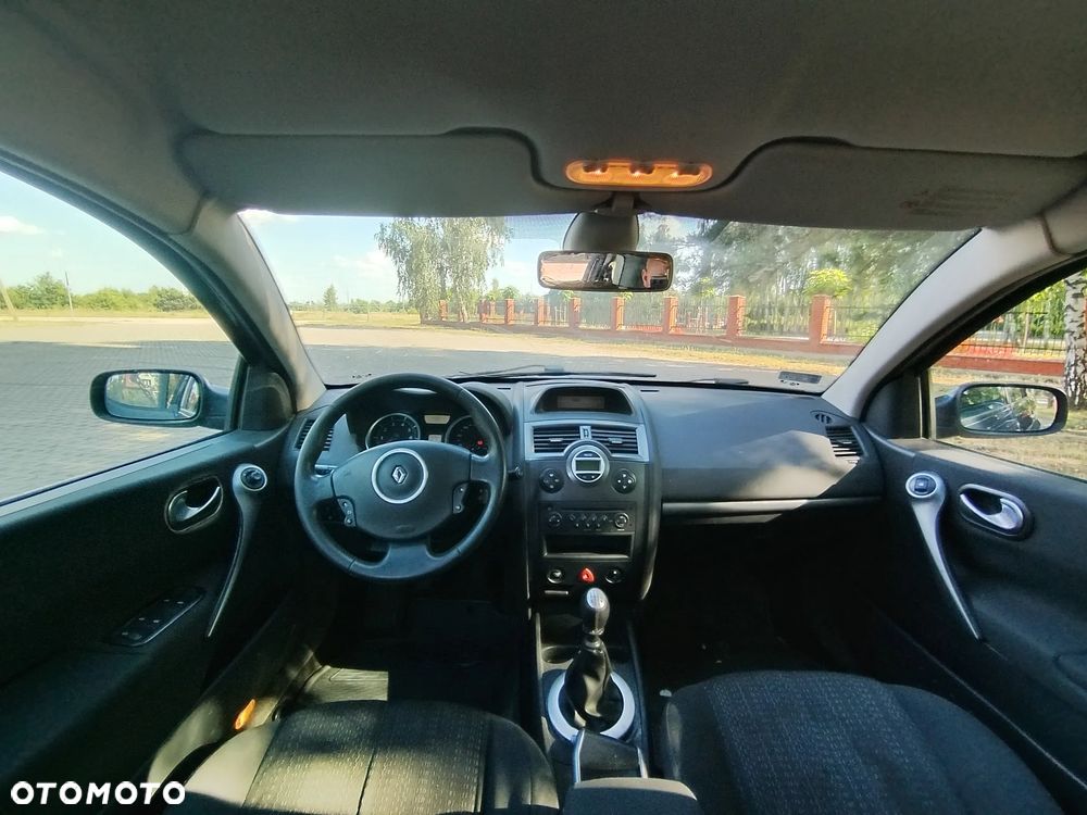 Renault Megane 2.0 16V Dynamique - 10