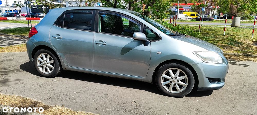 Toyota Auris 1.4 D-4D Premium - 1