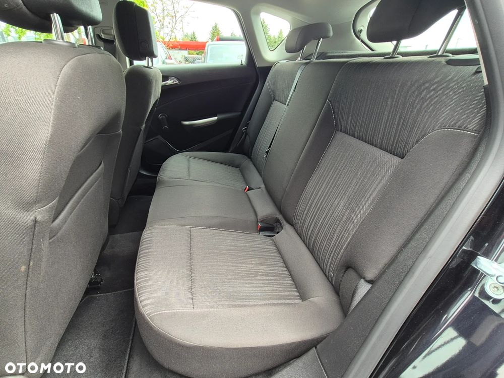 Opel Astra 1.6 Design Edition - 27