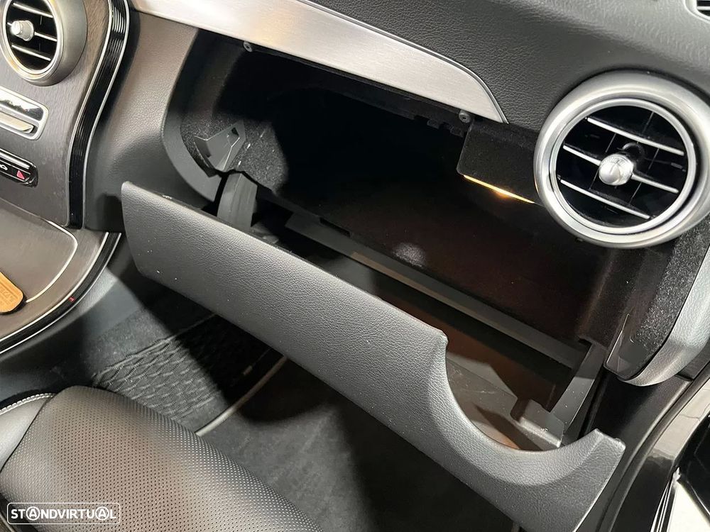 Mercedes-Benz C 180 Cabrio AMG Line - 23