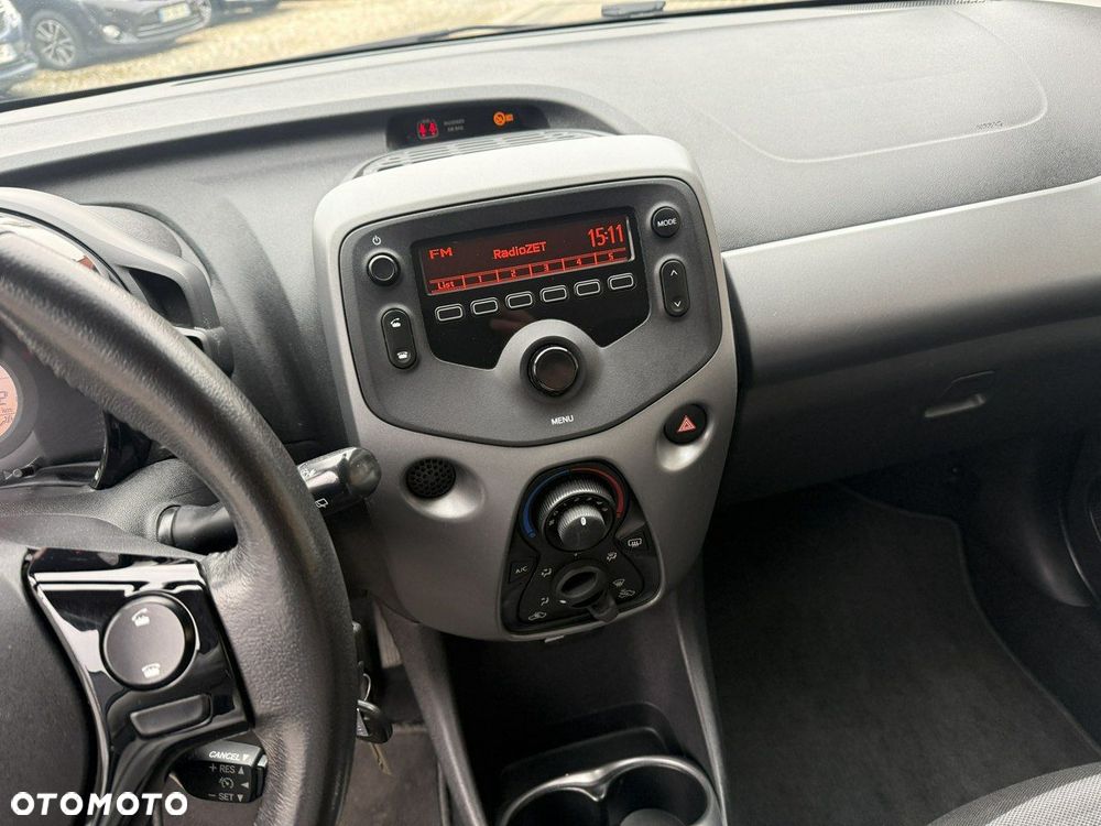 Toyota Aygo x-play - 17
