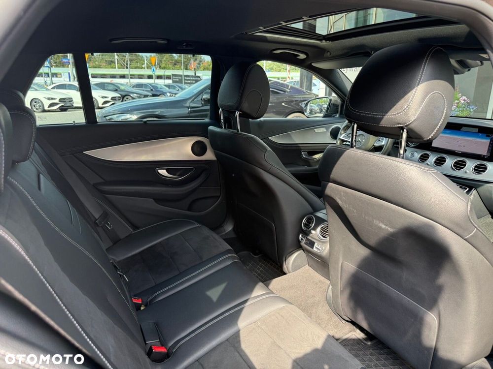 Mercedes-Benz Klasa E 200 9G-TRONIC - 22