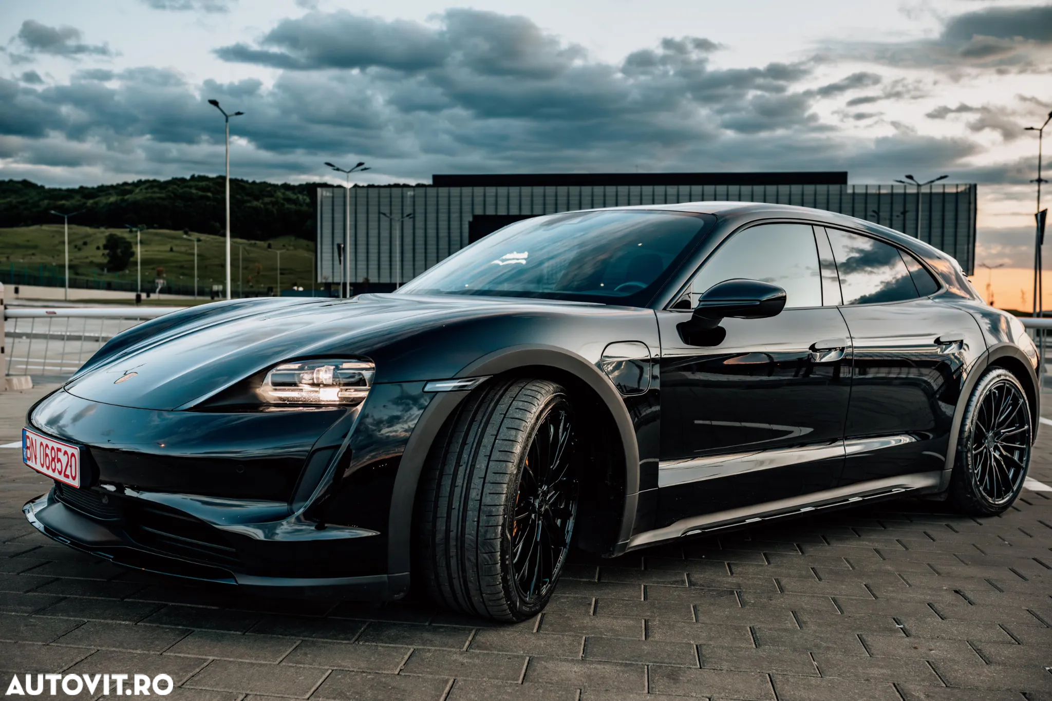 Porsche Taycan - 11