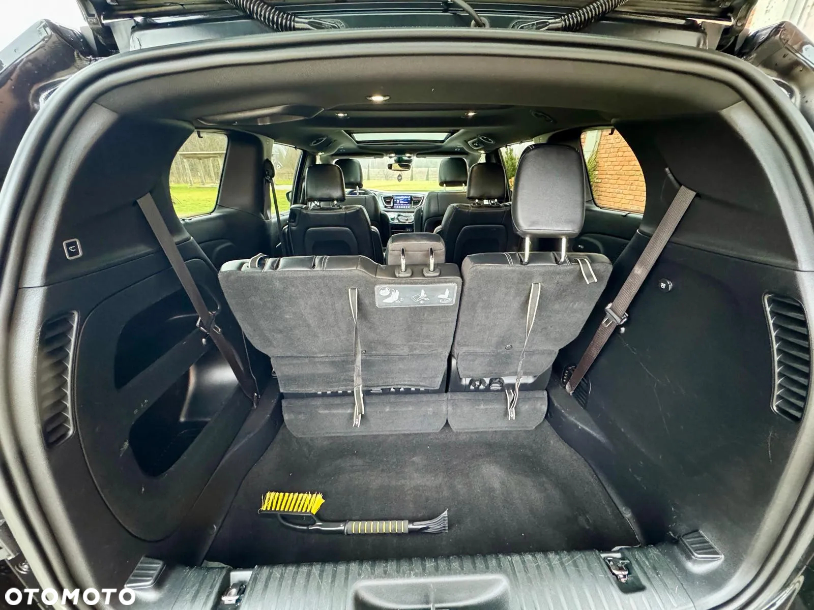 Chrysler Pacifica - 17