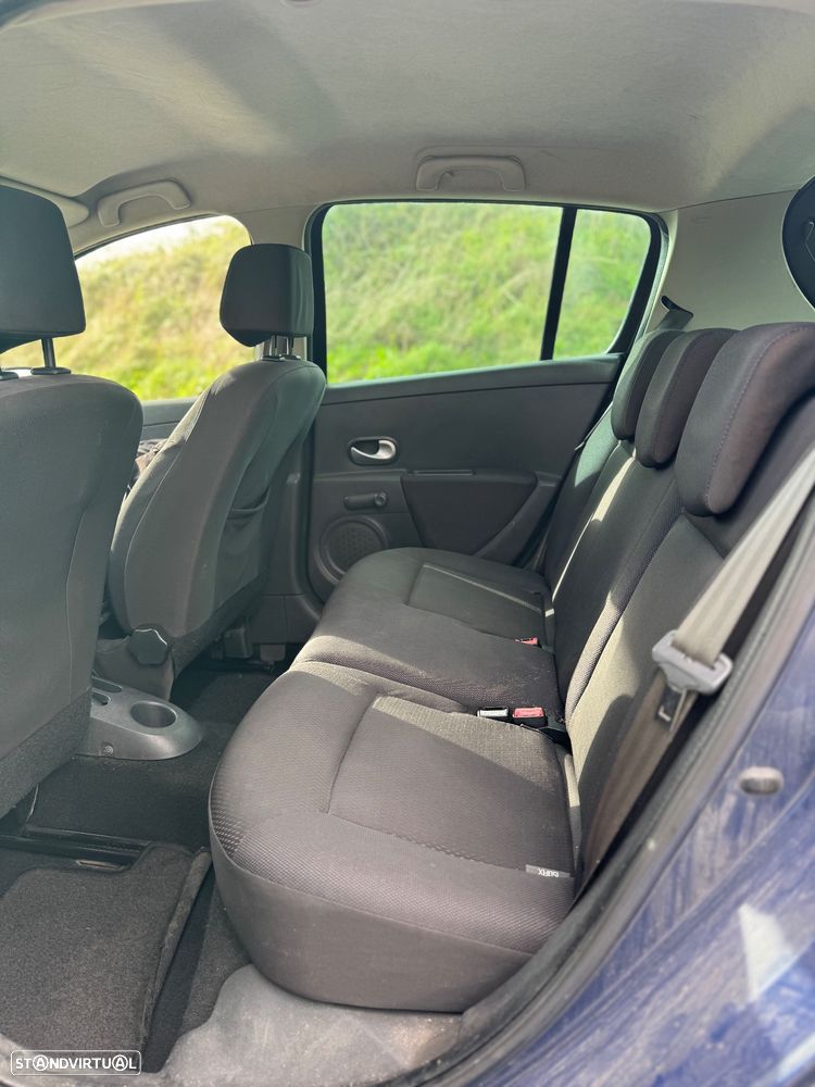 Renault Clio 1.2 16V Dynamique S - 9