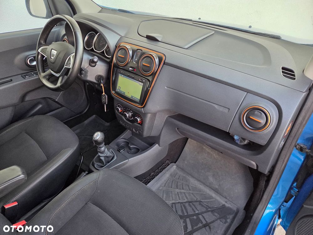 Dacia Lodgy dCi 110 Stepway Celebration - 11