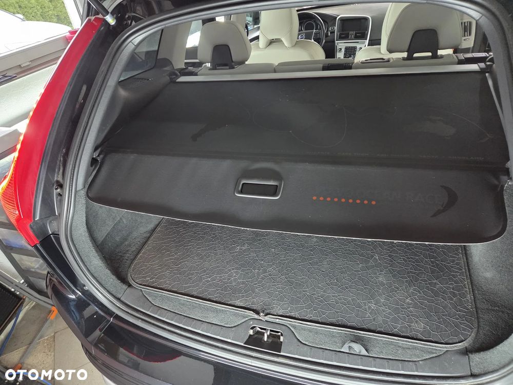 Volvo XC 60 D4 Drive-E Ocean Race - 12