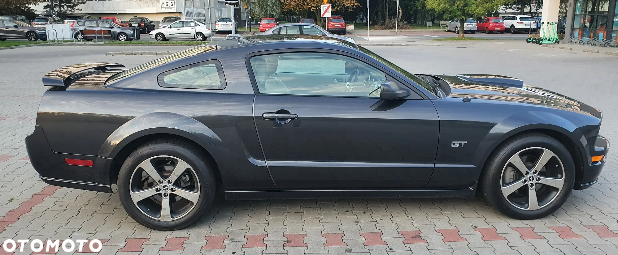 Ford Mustang - 7