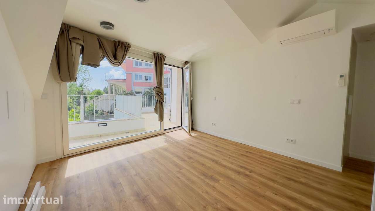 Moradia T5 Isolada com 4 Casas de Banho - Grande imagem: 4/26