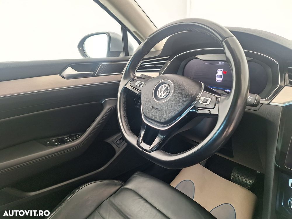 Volkswagen Passat 2.0 TDI DSG Highline - 17