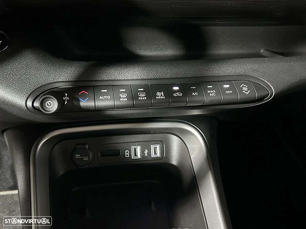 Jeep Avenger 1.2 GSE T3 Summit - 32