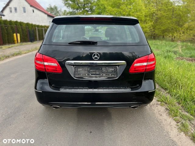 Mercedes-Benz Klasa B 180 d BlueEFFICIENCY Edition Style - 5