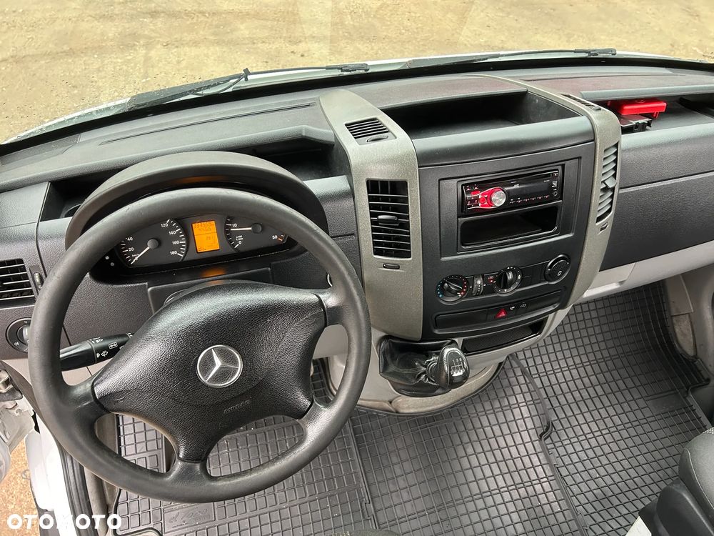 Mercedes-Benz SPRINTER 313 CDI / FAKTURA VAT 23% / 4 SZTUKI / SKRZYNIA 3.40 M / ROZSTAW OSI 3.70 M / 1 WŁAŚCICIEL OD NOWOŚCI / POLSKI SALON / OD NOWOŚCI WOZIŁY TYLKO BUTLE Z GAZEM PO REGIONIE !! - 14