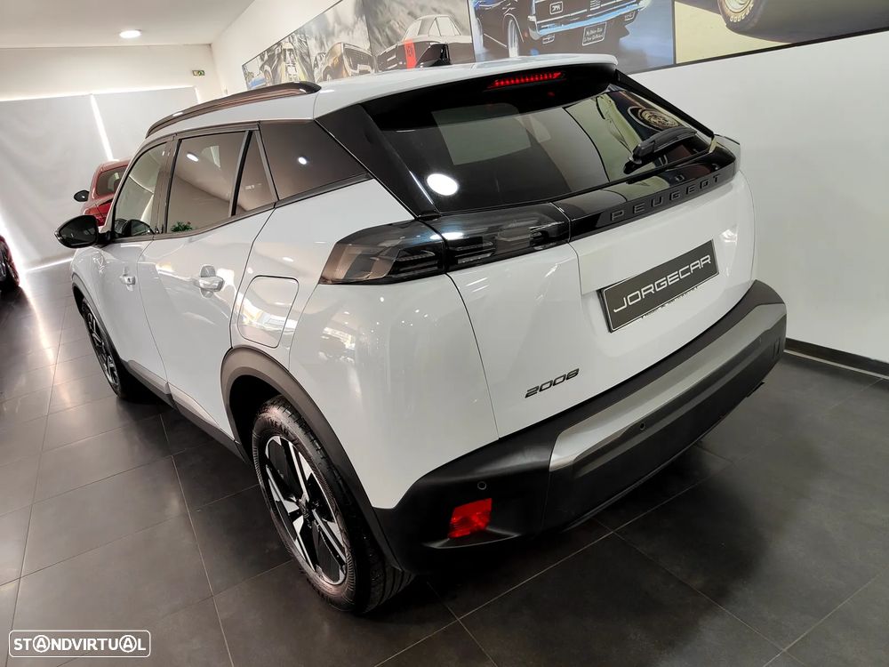Peugeot 2008 1.2 PureTech Allure - 23