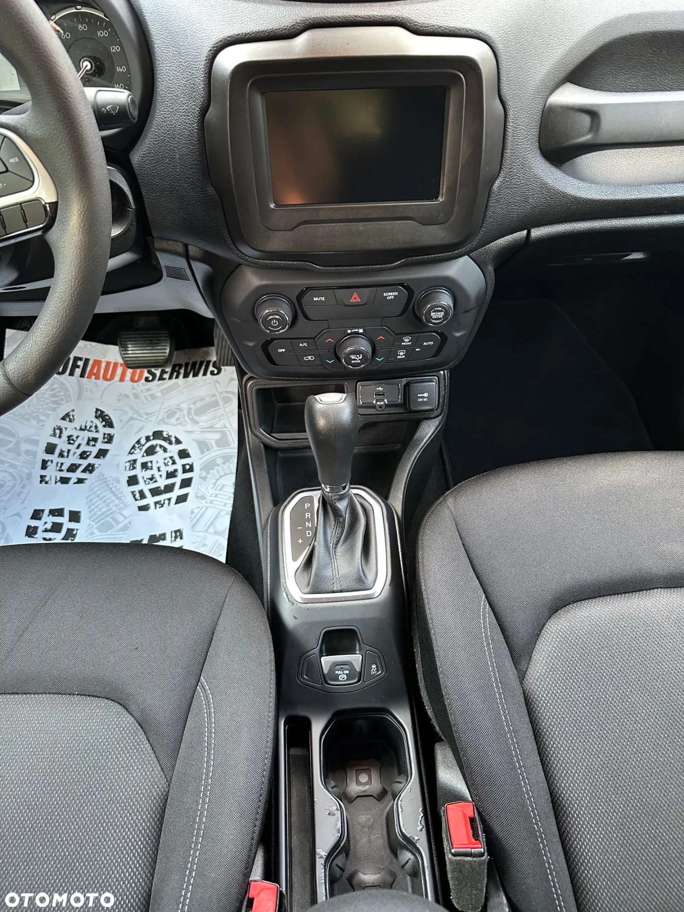 Jeep Renegade - 16