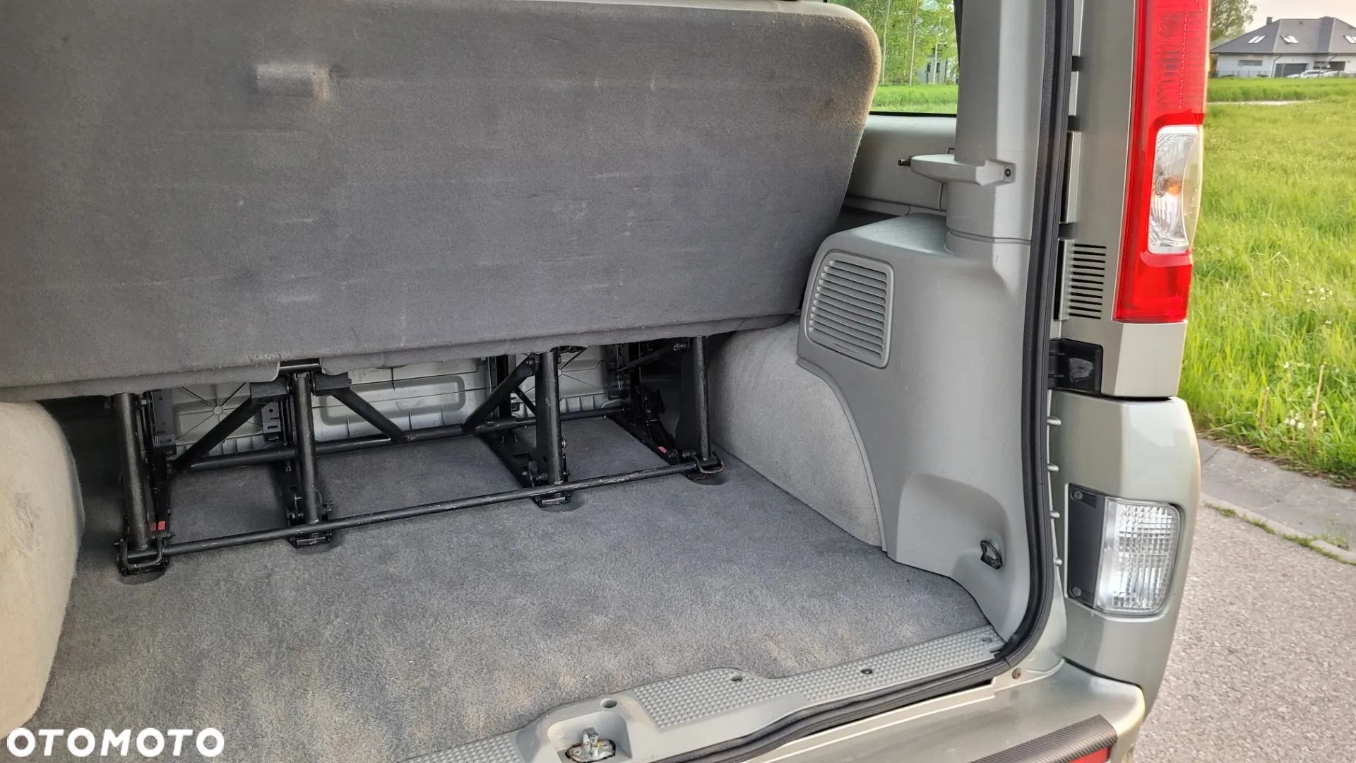 Renault Trafic 2.0 dCi 115 FAP Grand Passenger Black Edition - 26