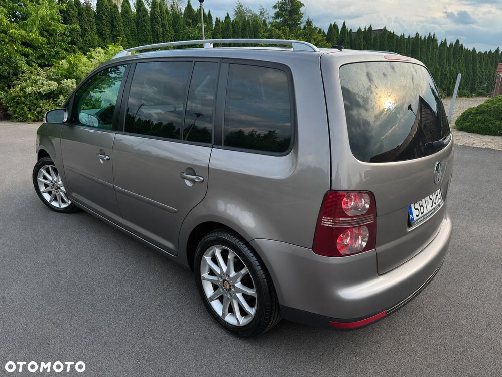 Volkswagen Touran - 5