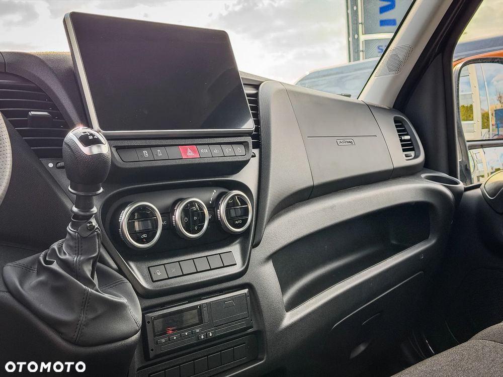 Iveco Daily 50C18HZ 3.0 Diesel 180 KM MT6 Skrzynia otwarta GSC ZABUDOWY! - 20