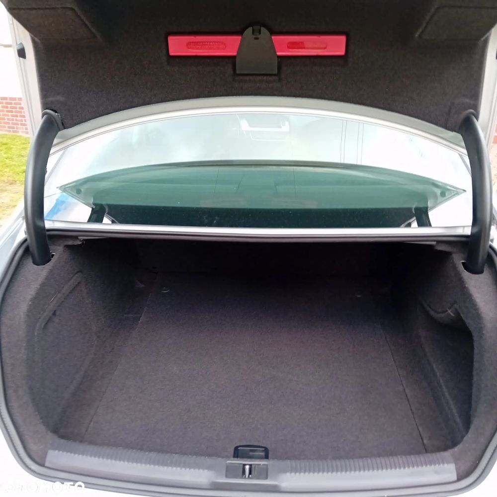 Audi A4 Limousine - 10