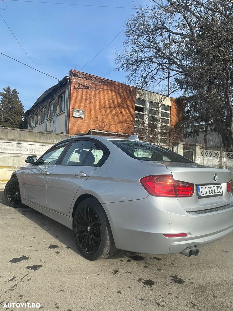 BMW Seria 3 328i xDrive AT - 10