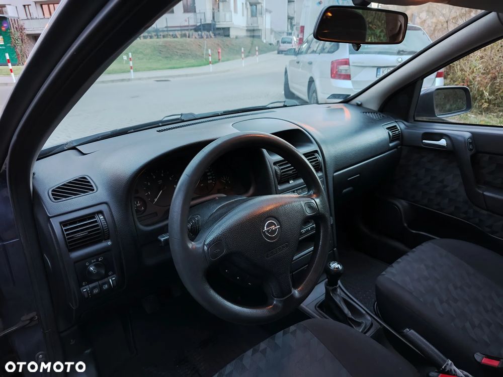 Opel Astra - 12