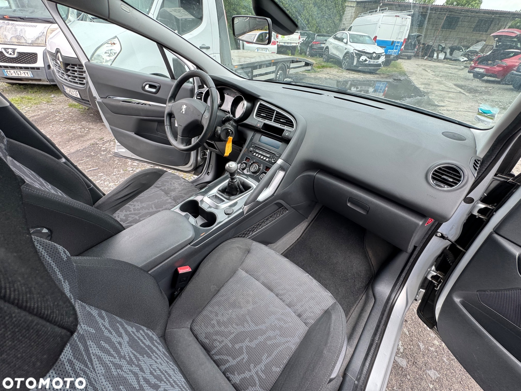 Peugeot 3008 1.6 HDi Premium - 5