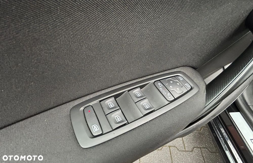 Renault Megane BLUE dCi 115 EDC LIMITED - 13