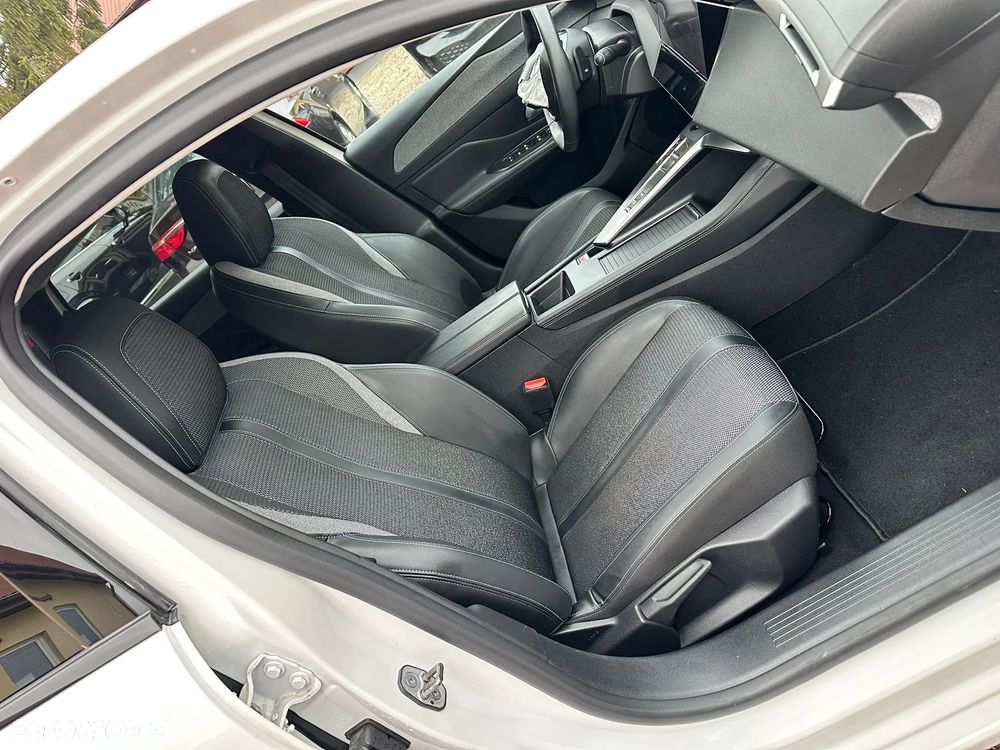 Peugeot 308 BlueHDi 130 EAT8 Allure - 16