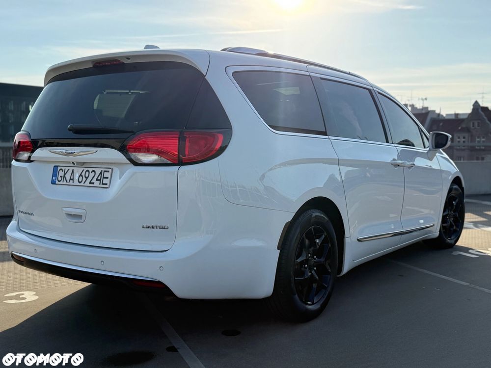 Chrysler Pacifica - 21