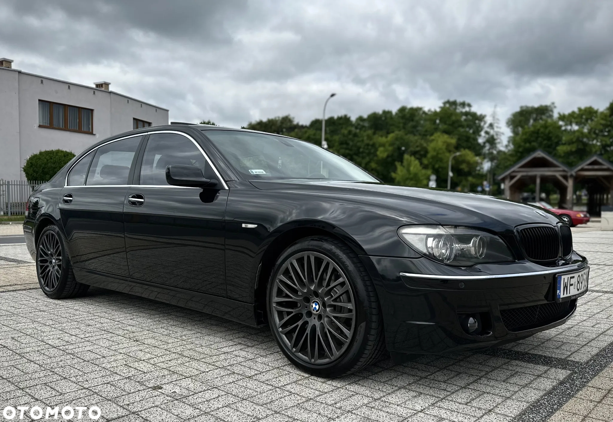 BMW Seria 7 750i L - 9