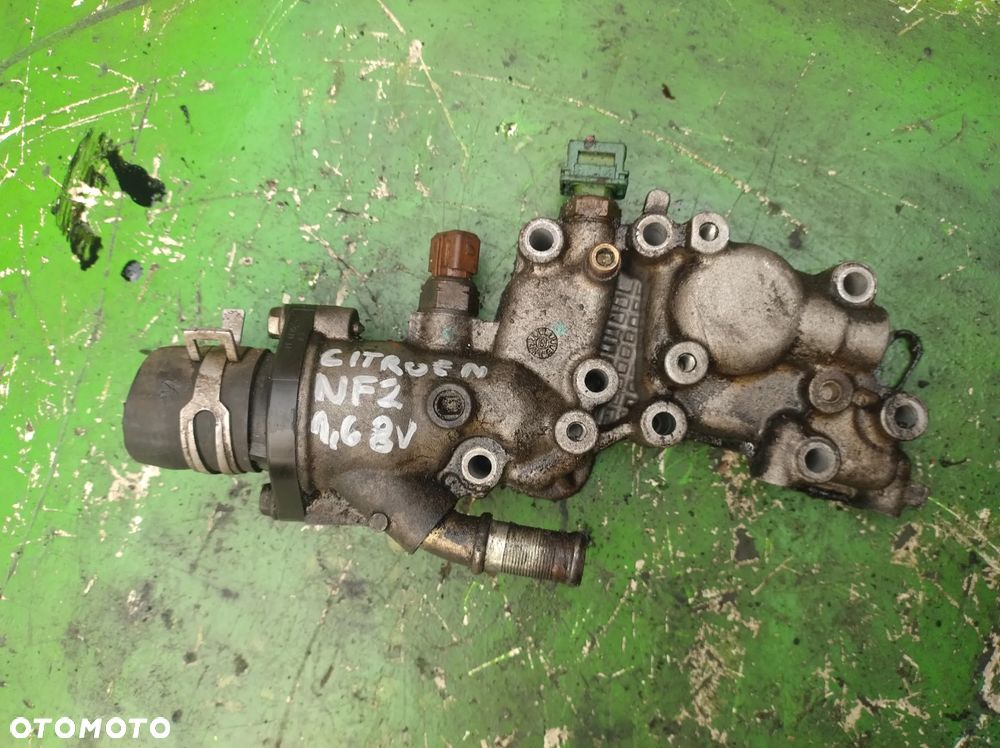 Peugeot 1,4 8V  206 306 citroen XSARA XANTIA  NFZ 1,6 8V obudowa termostatu - 1