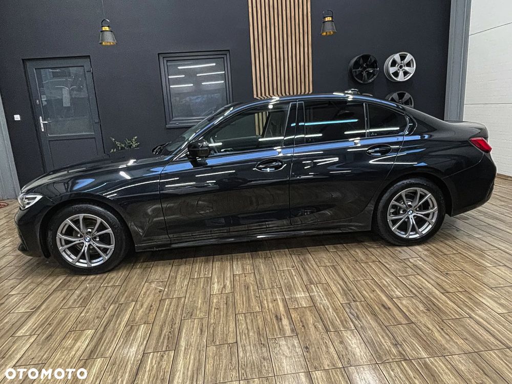 BMW Seria 3 320d Edition M Sport Shadow - 12