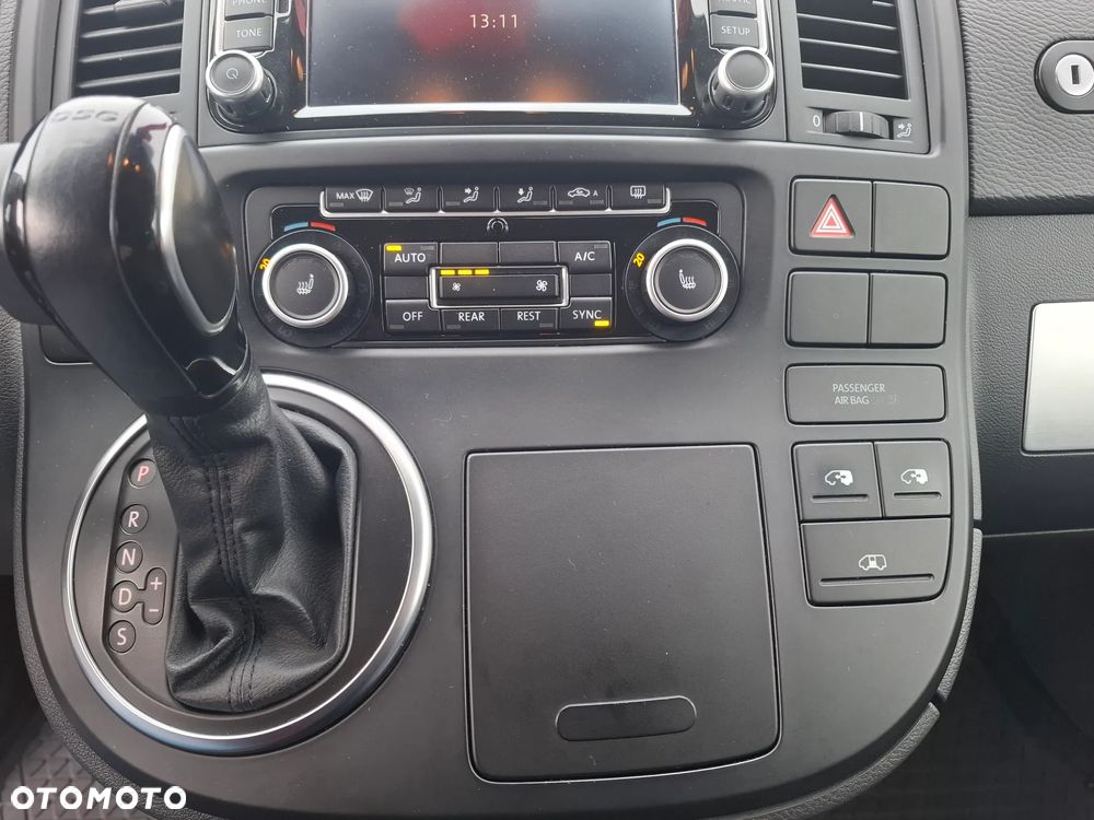 Volkswagen Multivan - 25