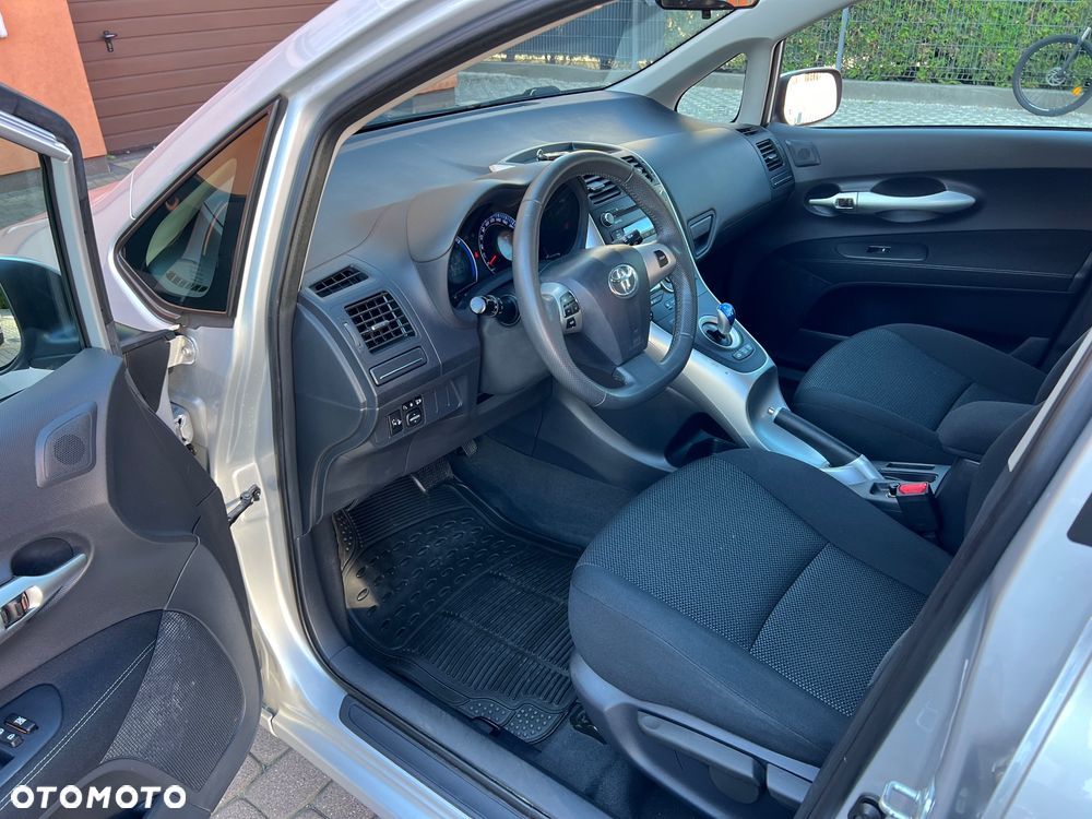 Toyota Auris 1.8 HSD Luna - 19