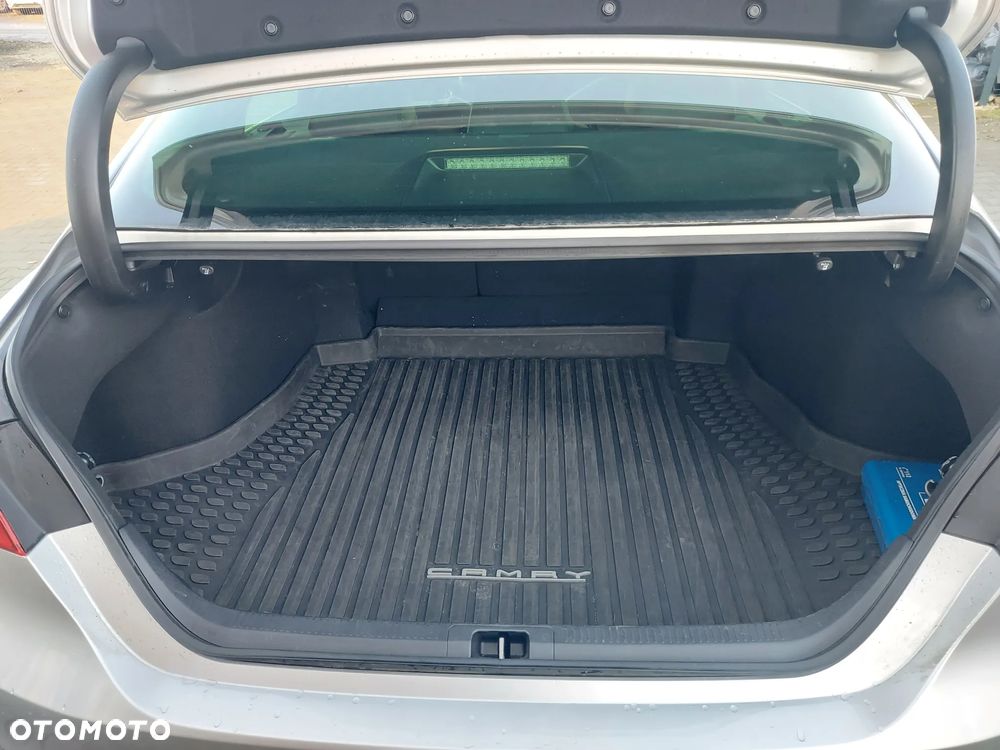 Toyota Camry 2.5 Hybrid Prestige CVT - 11