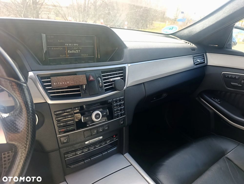 Mercedes-Benz Klasa E 500 7G-TRONIC Avantgarde - 21