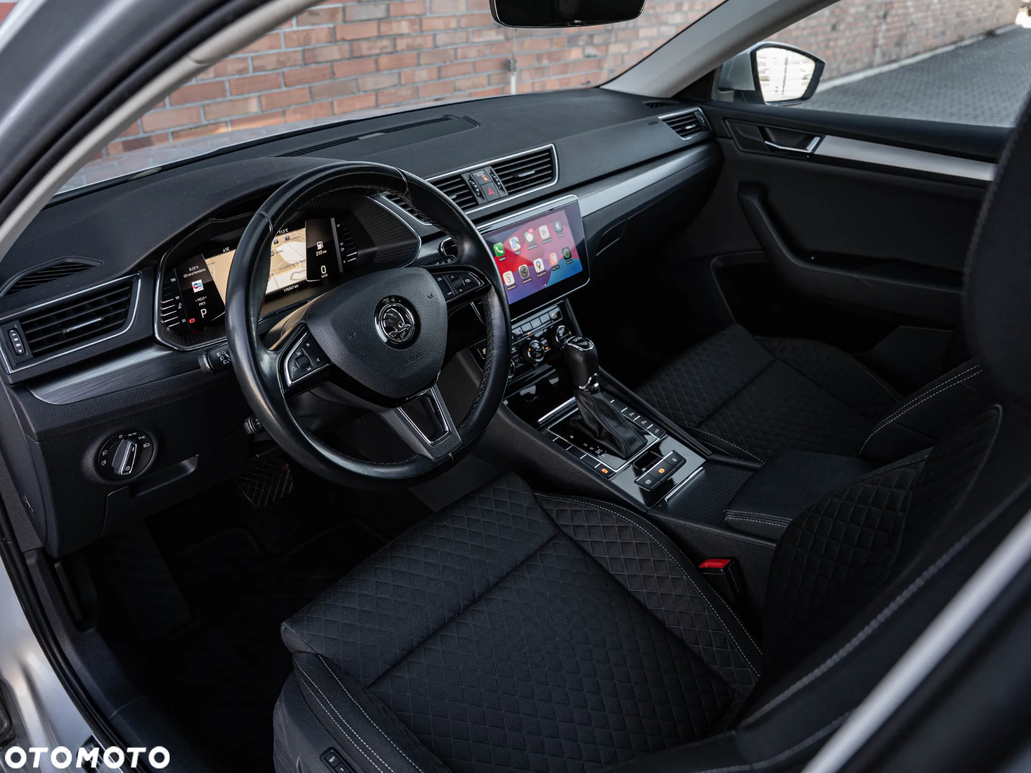 Skoda Superb 2.0 TDI DSG Premium Edition - 22