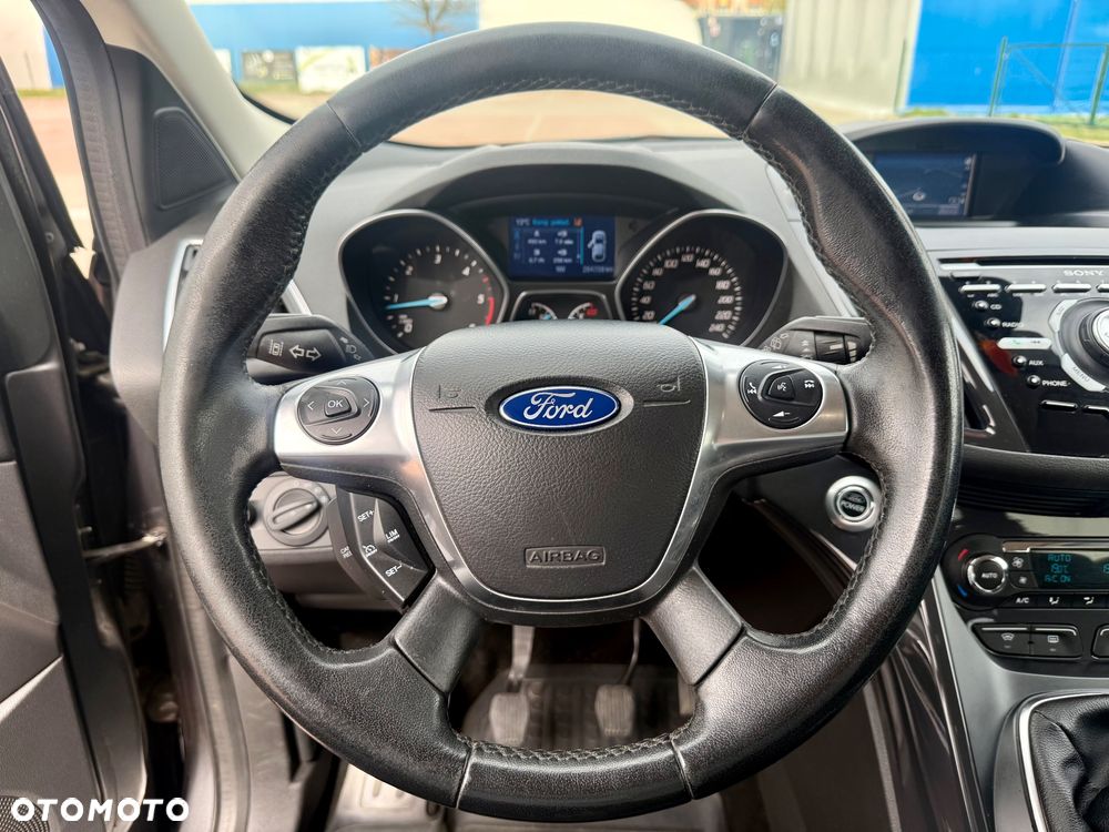 Ford Kuga 2.0 TDCi 2x4 Titanium - 32