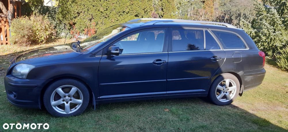 Toyota Avensis - 2